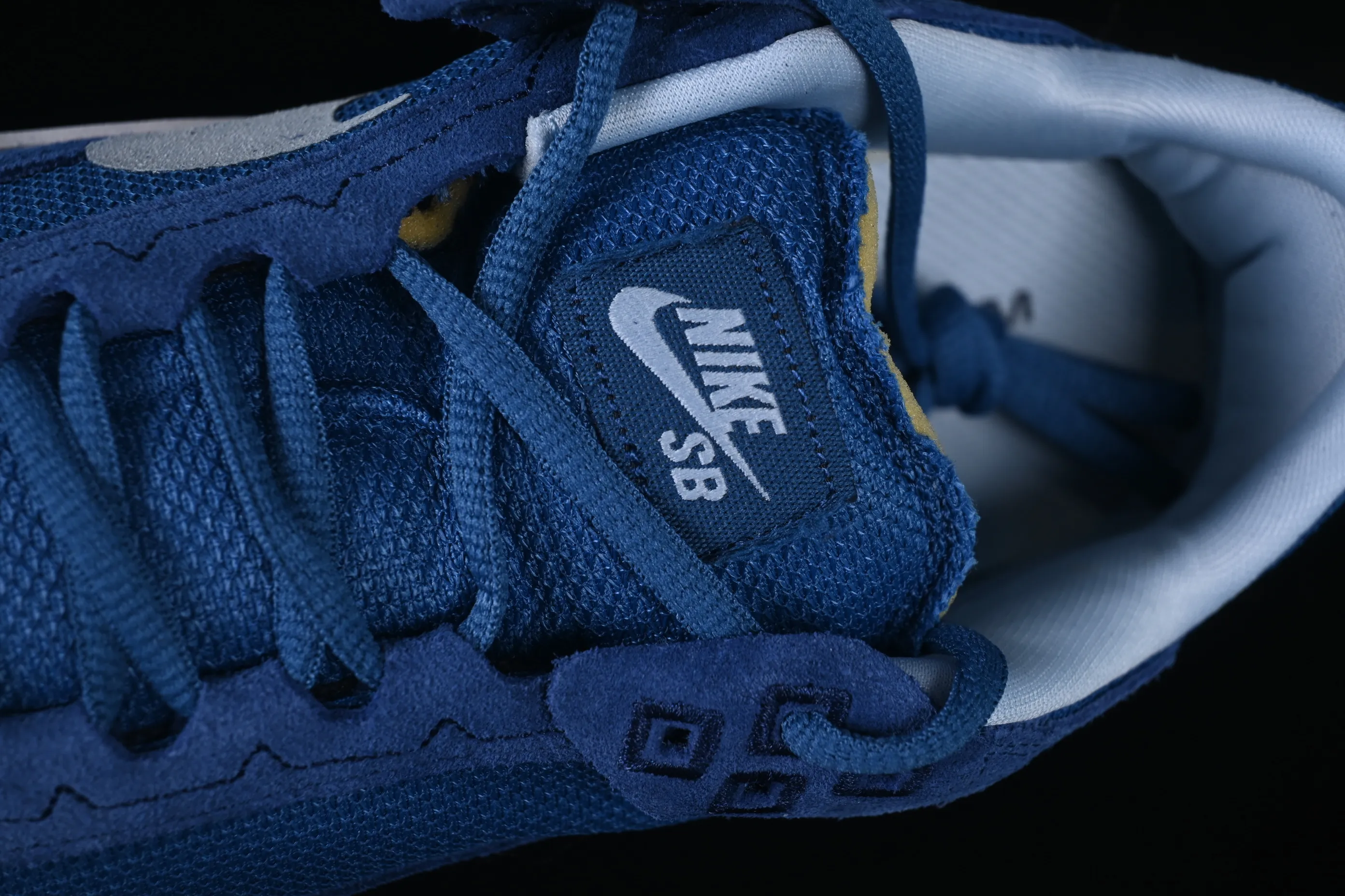 All categories Nk SB Dunk series Nk SB Dunk Low low-top sneakers Nk SB Day One Nike low-top casual sneakers FN4210-400